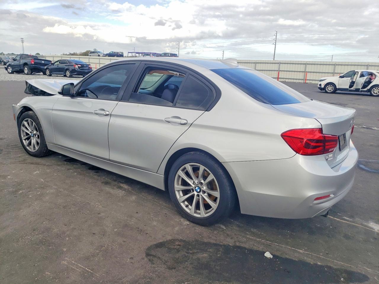 2018 BMW 320 I - Image 2
