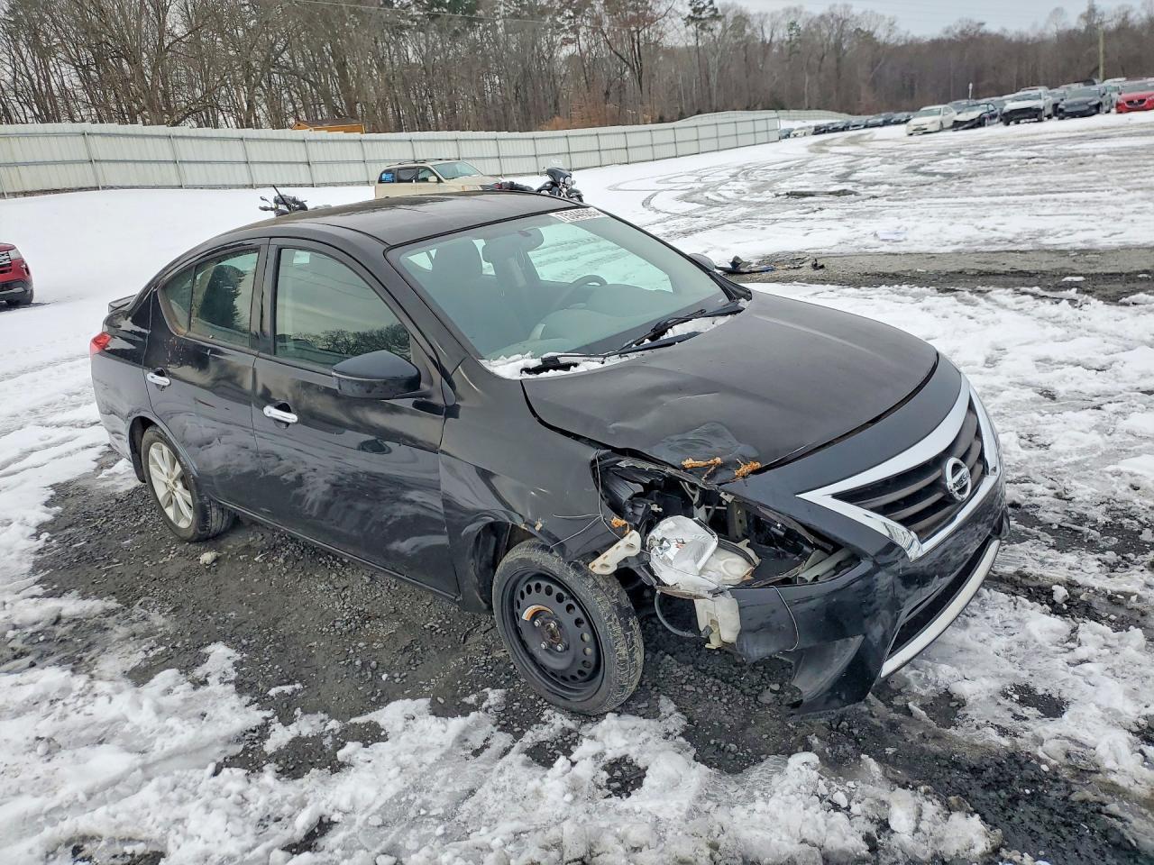 2015 Nissan Versa - Фото 4