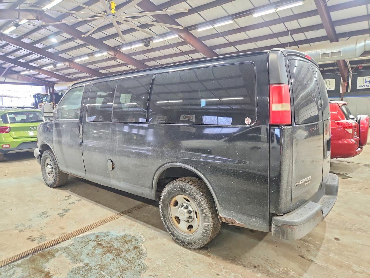 2013 Chevrolet Express G2500 Ls - Фото 2