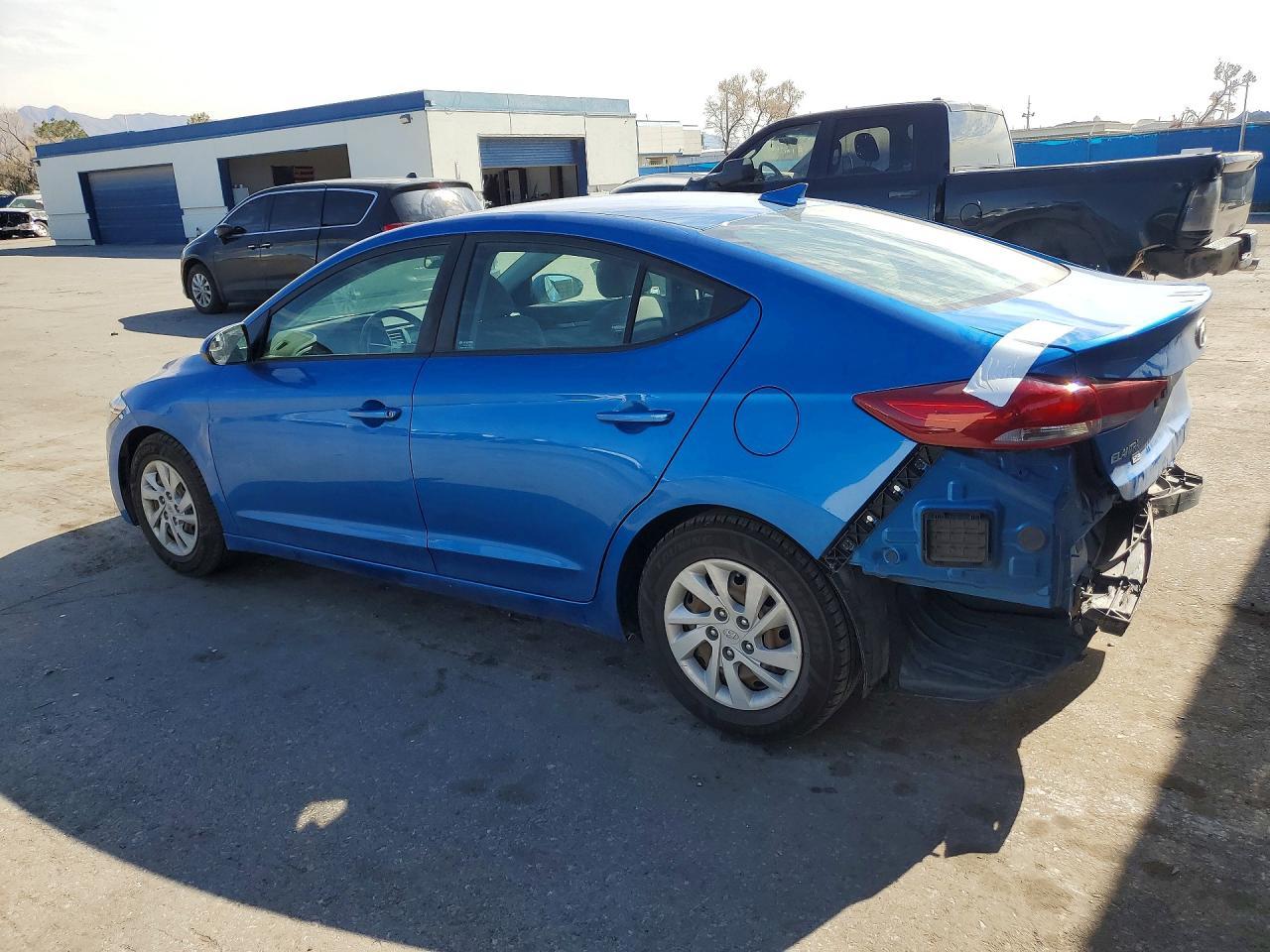 2018 Hyundai Elantra Se - Image 2