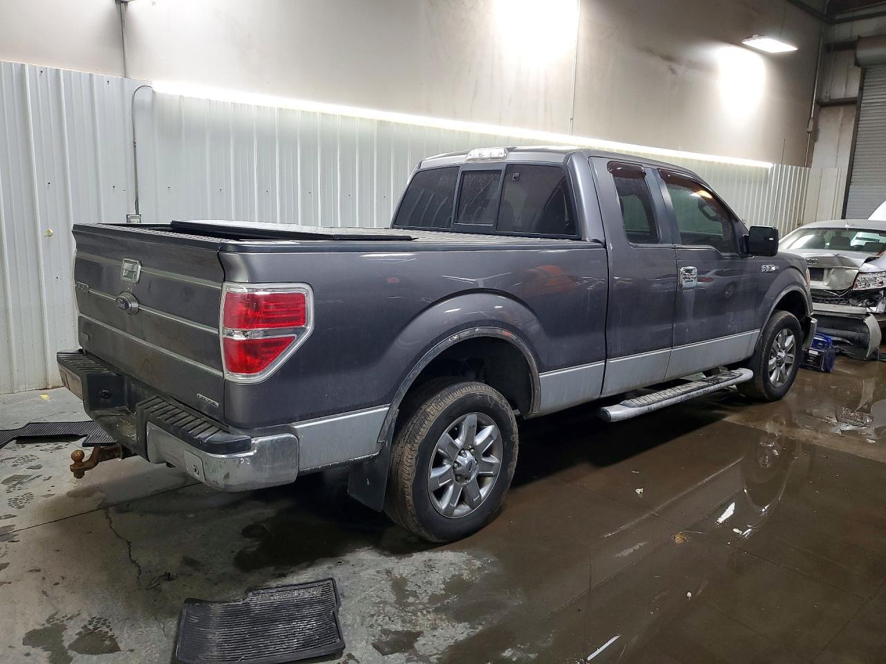 2013 Ford F150 Super Cab - Фото 3