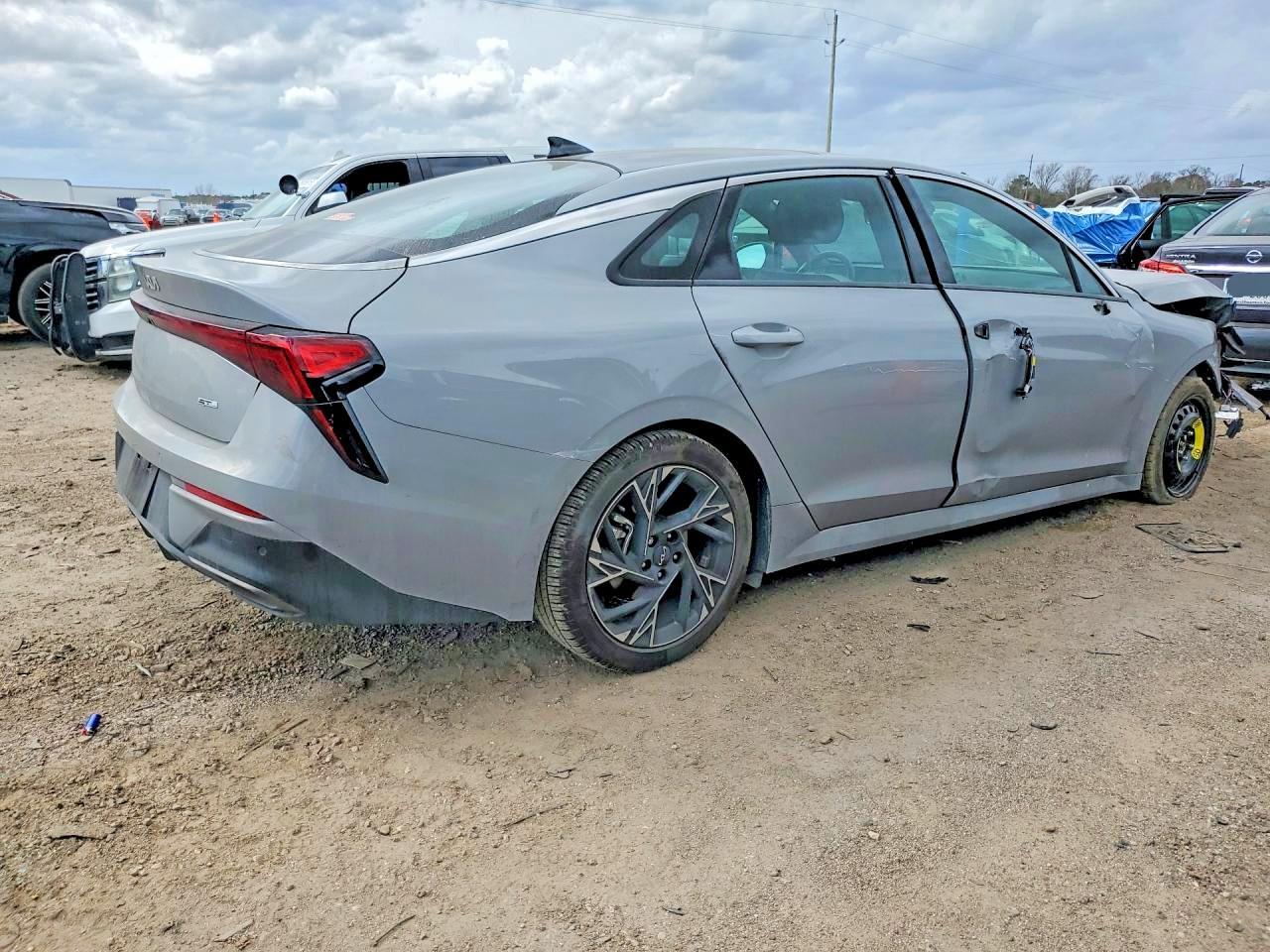 2025 Kia K5 Gt Line - Фото 3