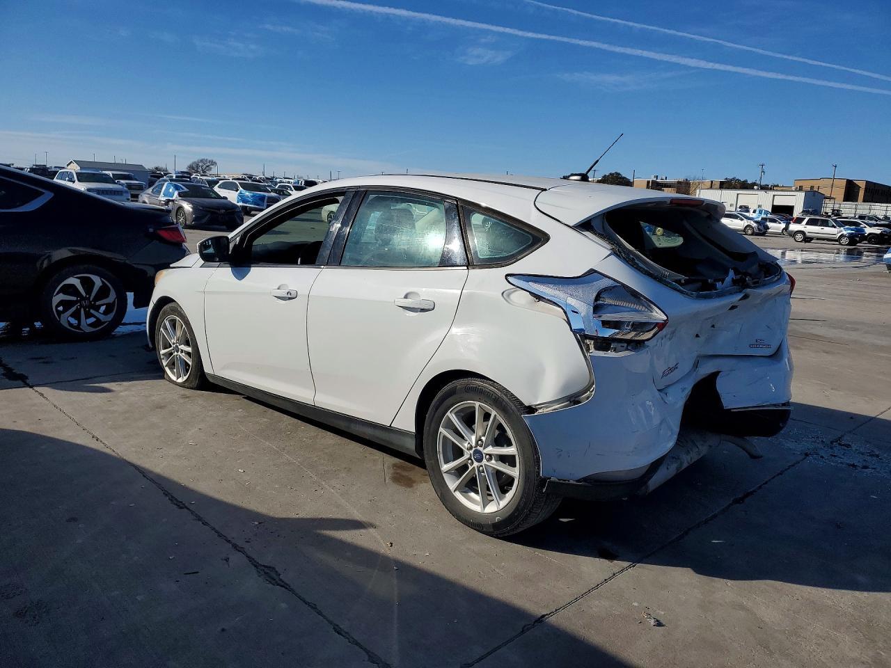 2016 Ford Focus Se - Image 2