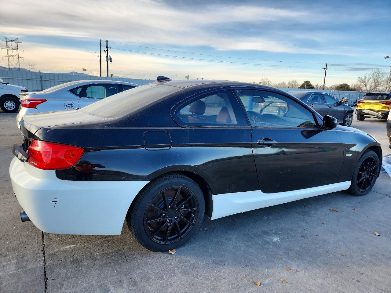 2011 BMW 335 Xi - Фото 3