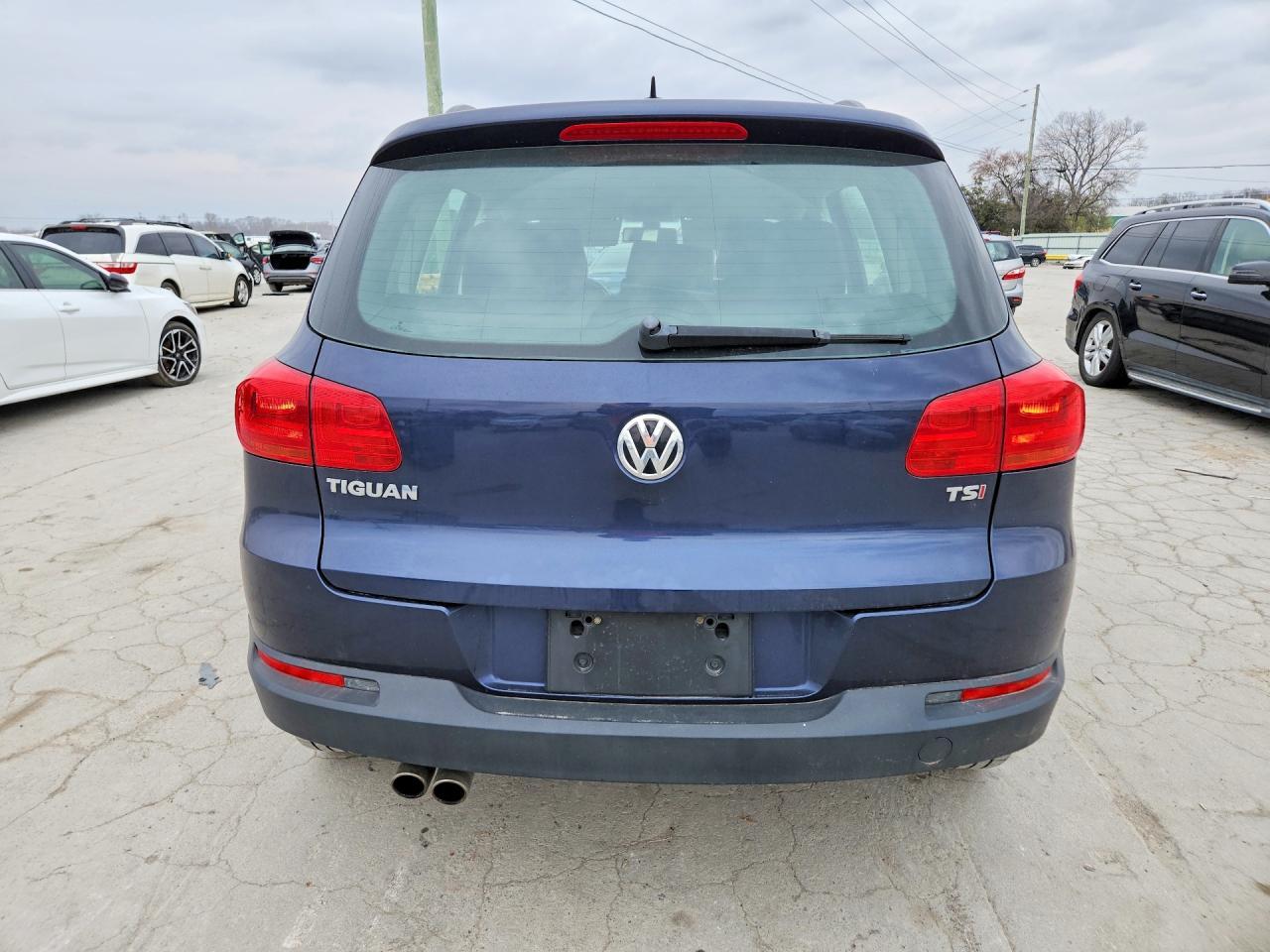 2016 Volkswagen Tiguan S - Image 6