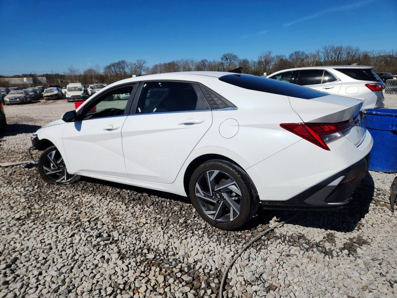 2024 Hyundai Elantra Sel - Image 2