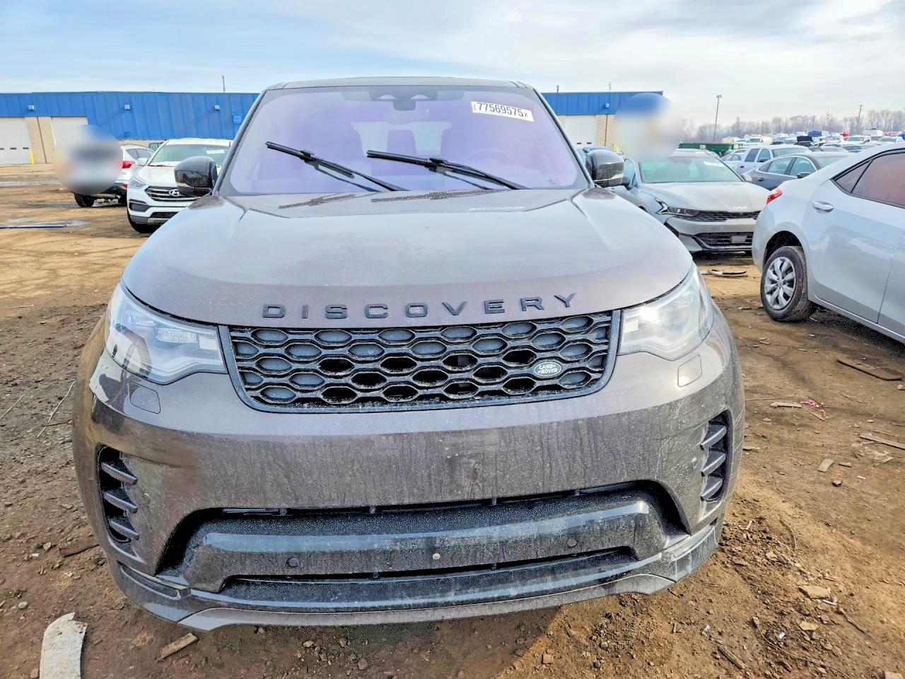 2022 Land Rover Discovery S R-Dynamic - Image 5