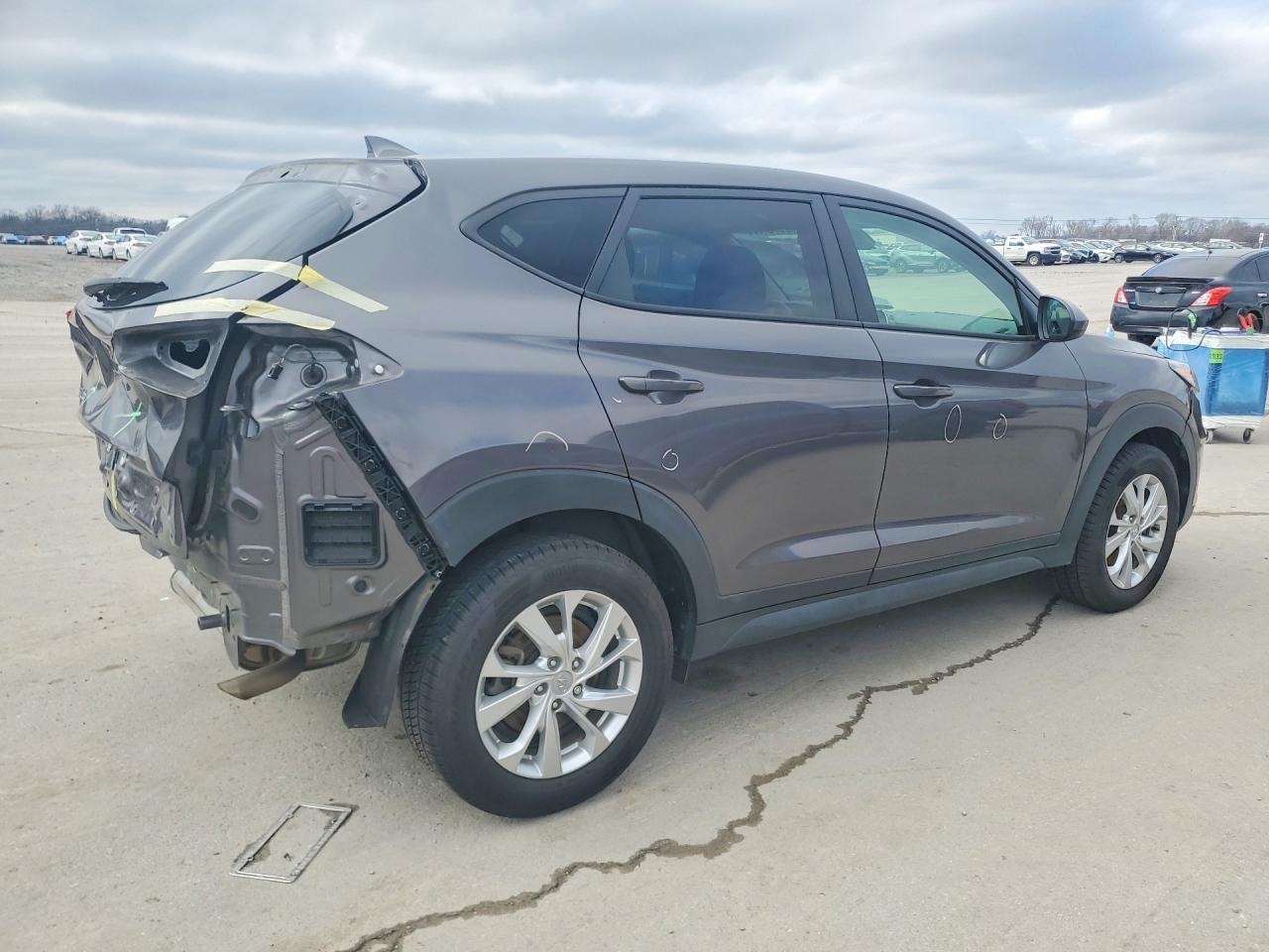 2021 Hyundai Tucson Se - Фото 3