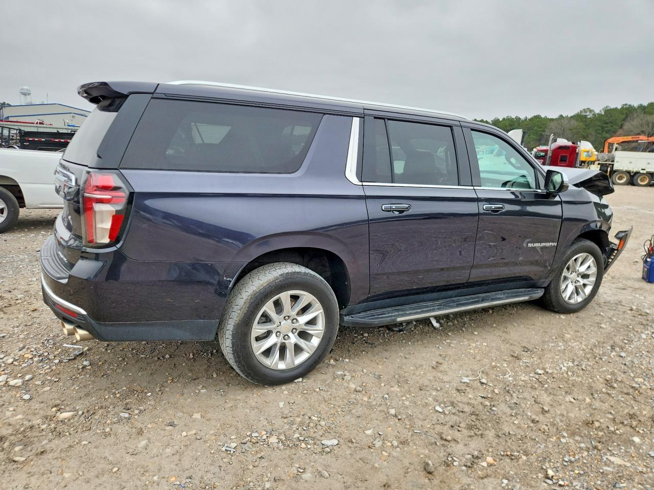 2022 Chevrolet Suburban K1500 Premier - Фото 3