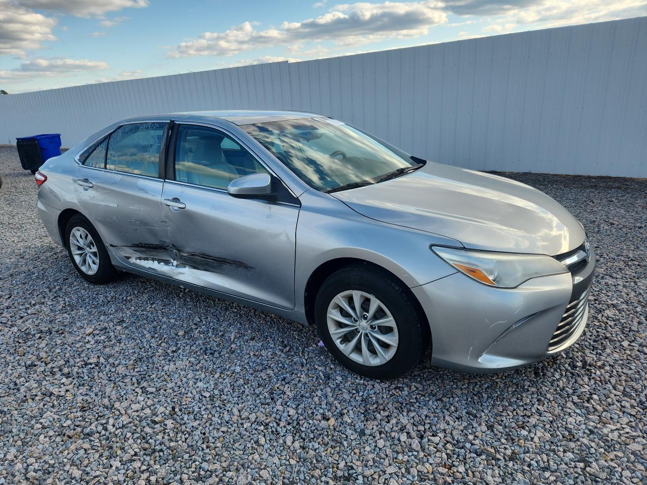 2015 Toyota Camry Le - Фото 4