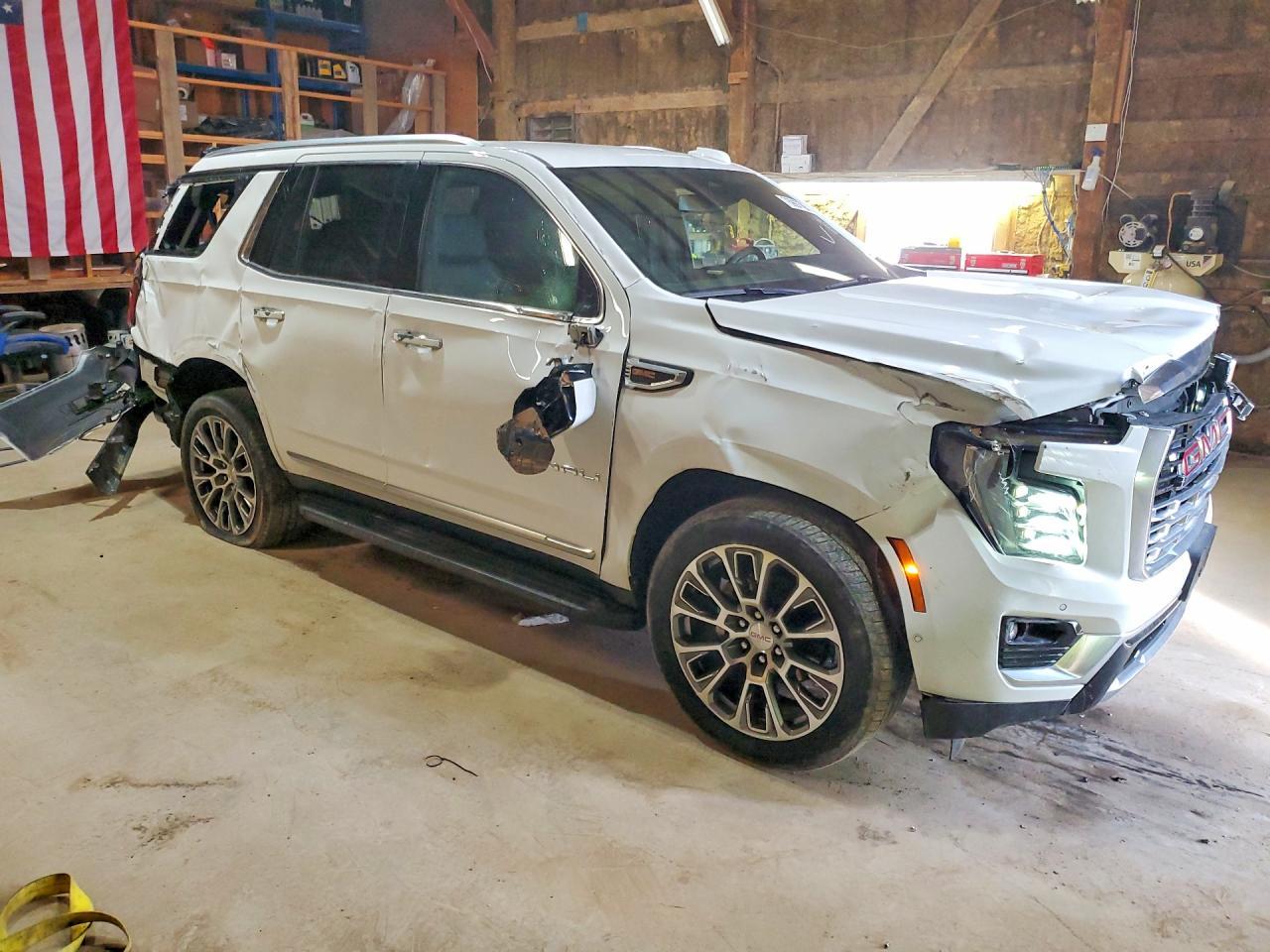 2025 GMC Yukon Denali - Фото 4