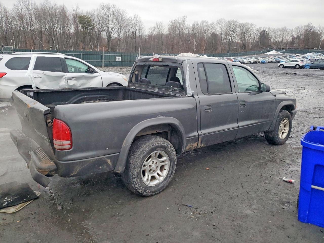 2004 Dodge Dakota Quad Sport - Image 3