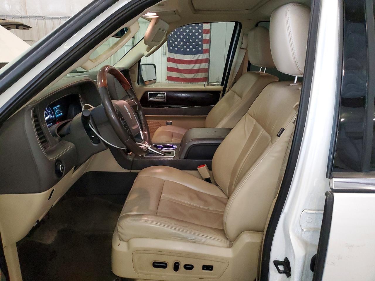 2015 Lincoln Navigator L - Image 7