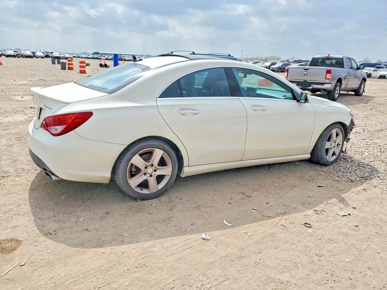 2016 Mercedes-Benz Cla 250 4Matic - Image 3