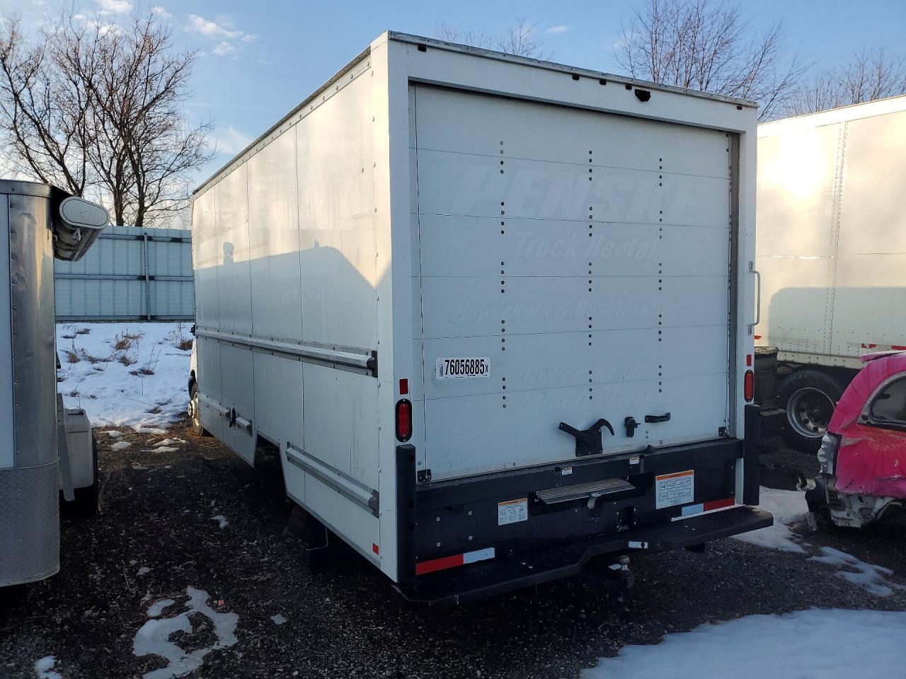 2022 GMC Savana Box Truck - Фото 2