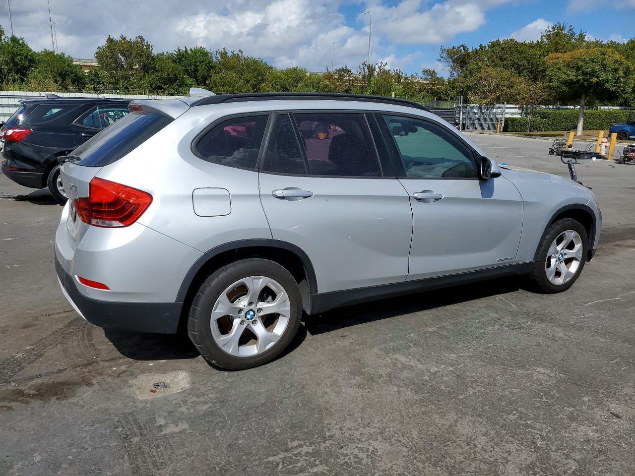 2015 BMW X1 Sdrive28I - Фото 3