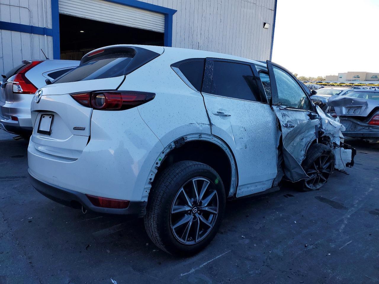 2018 Mazda Cx-5 Grand Touring - Image 3