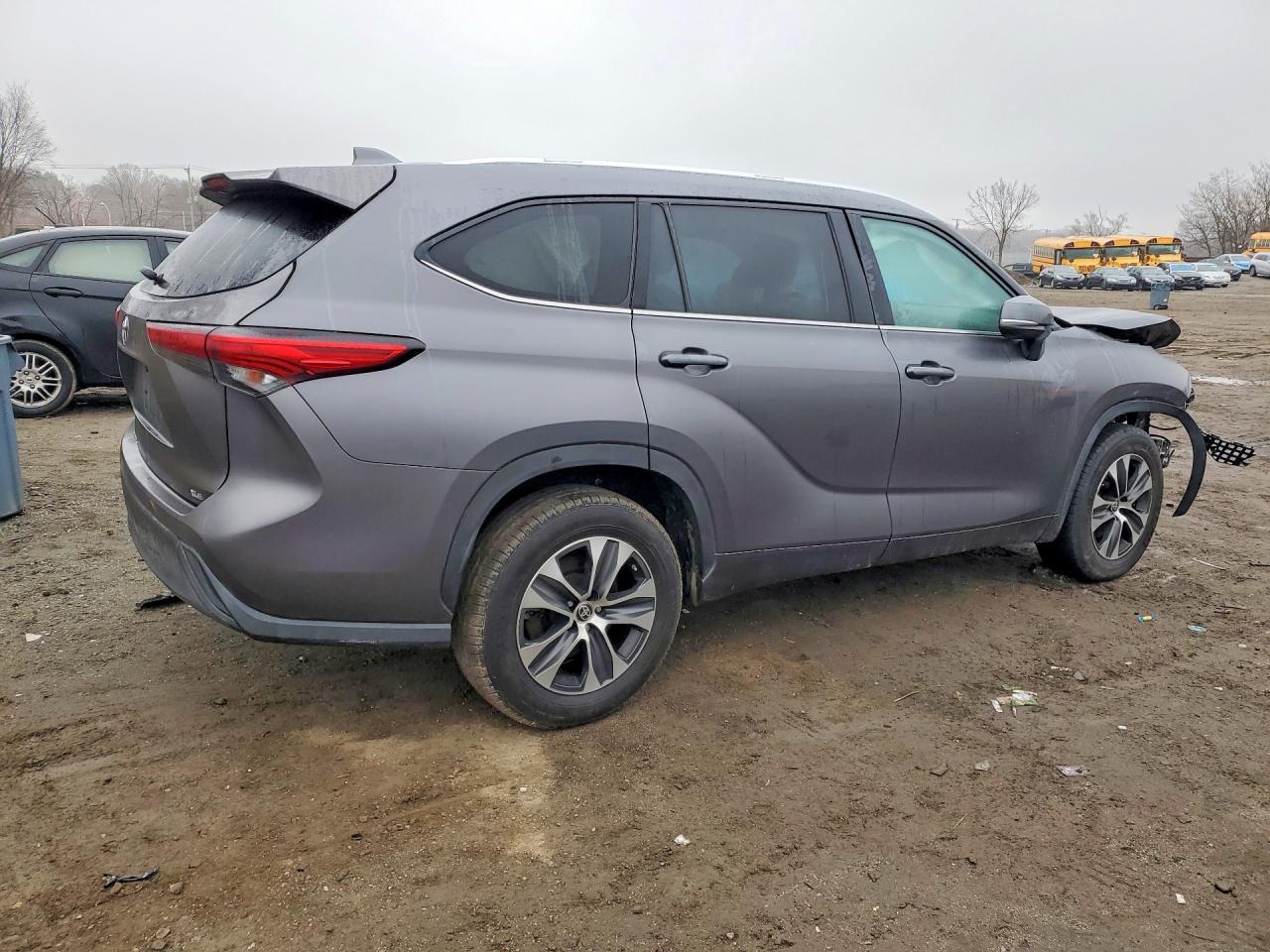 2021 Toyota Highlander Xle - Фото 3