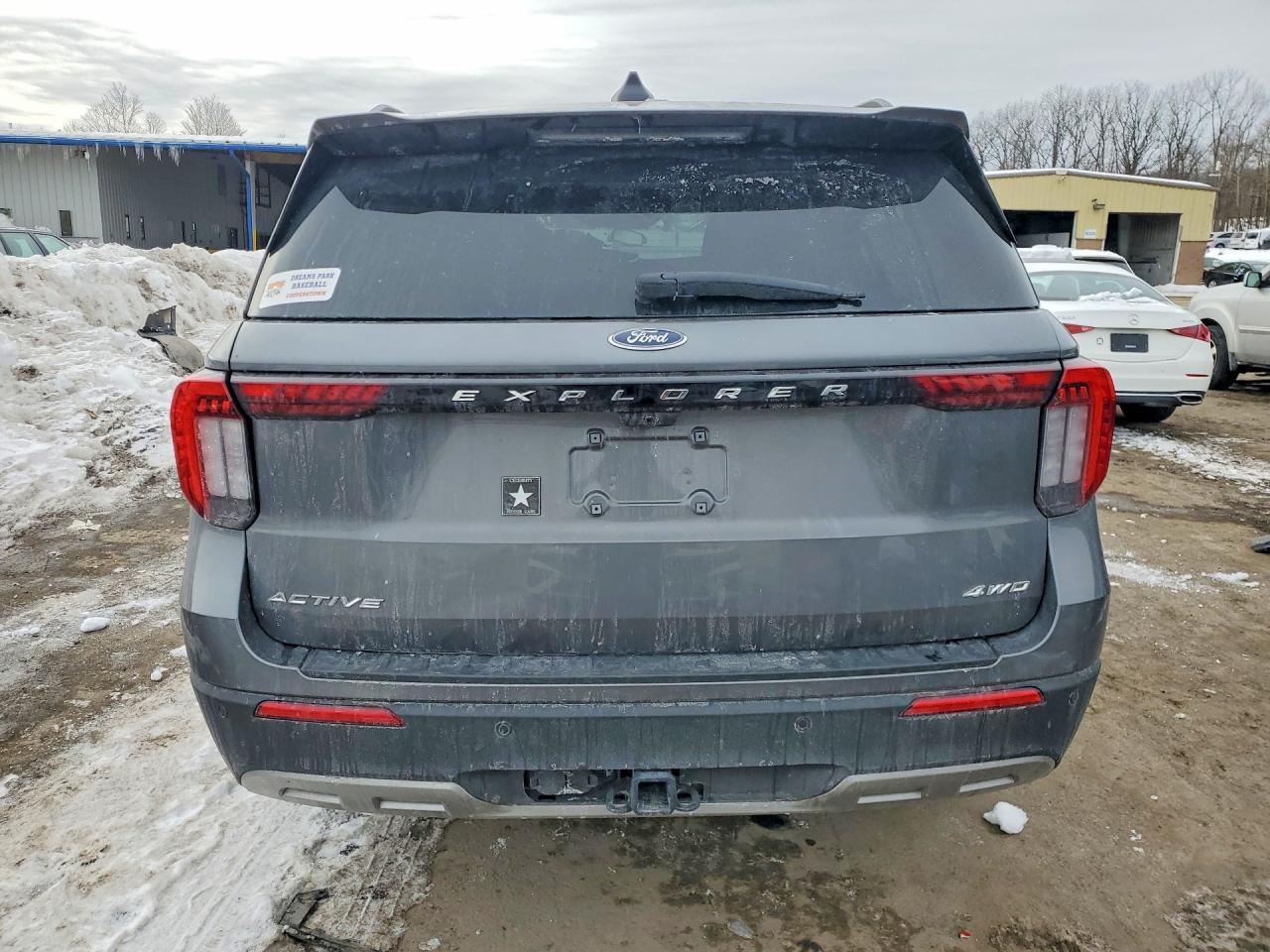 2025 Ford Explorer Active - Image 6
