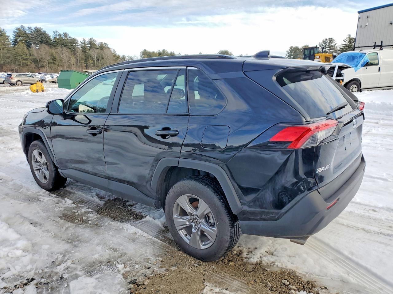 2024 Toyota Rav4 Xle - Фото 2