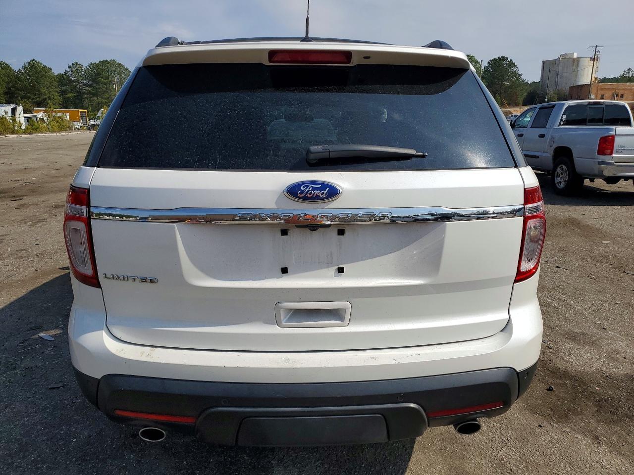 2011 Ford Explorer Limited - Image 6