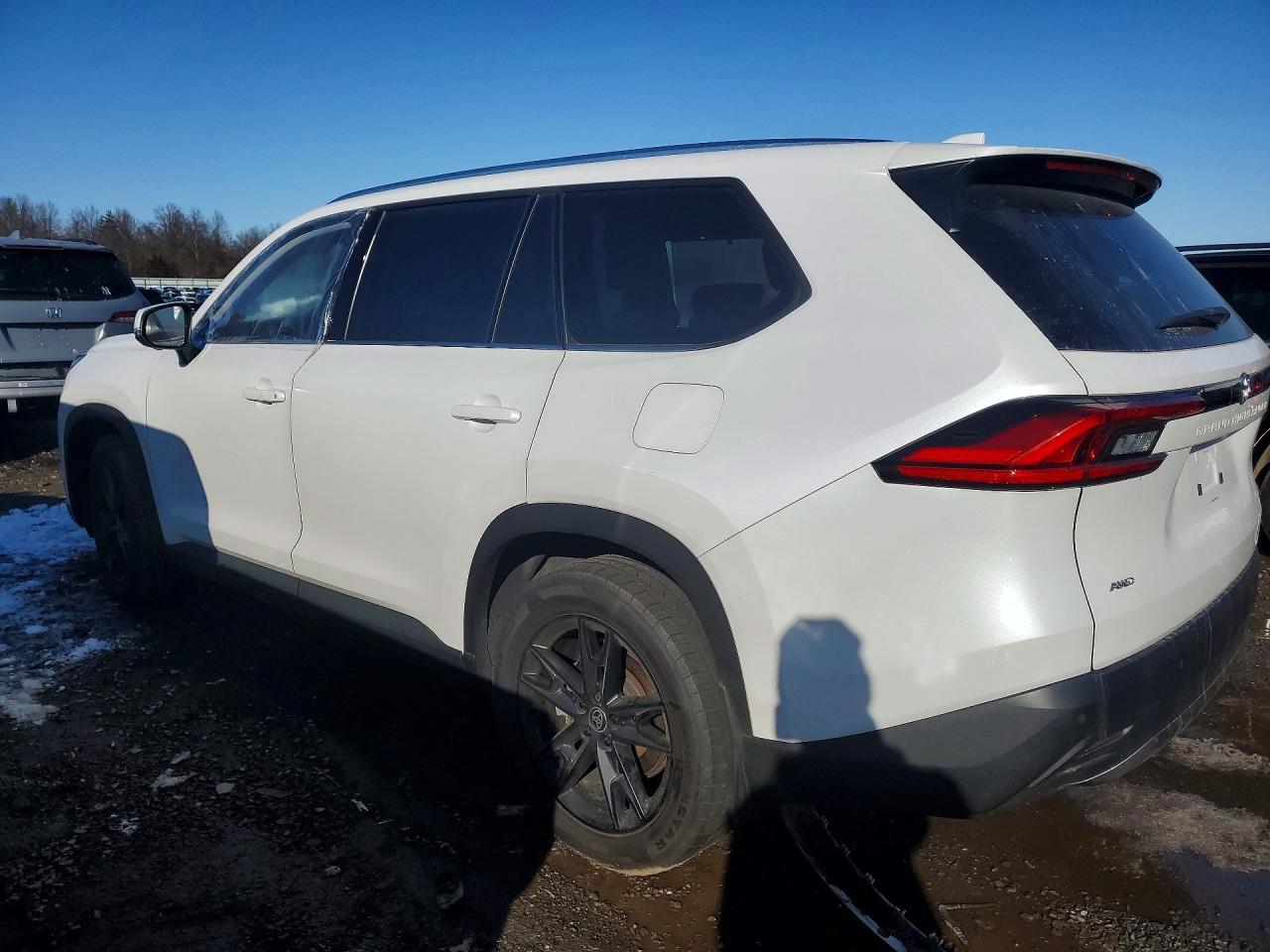 2024 Toyota Grand Highlander Xle - Image 2