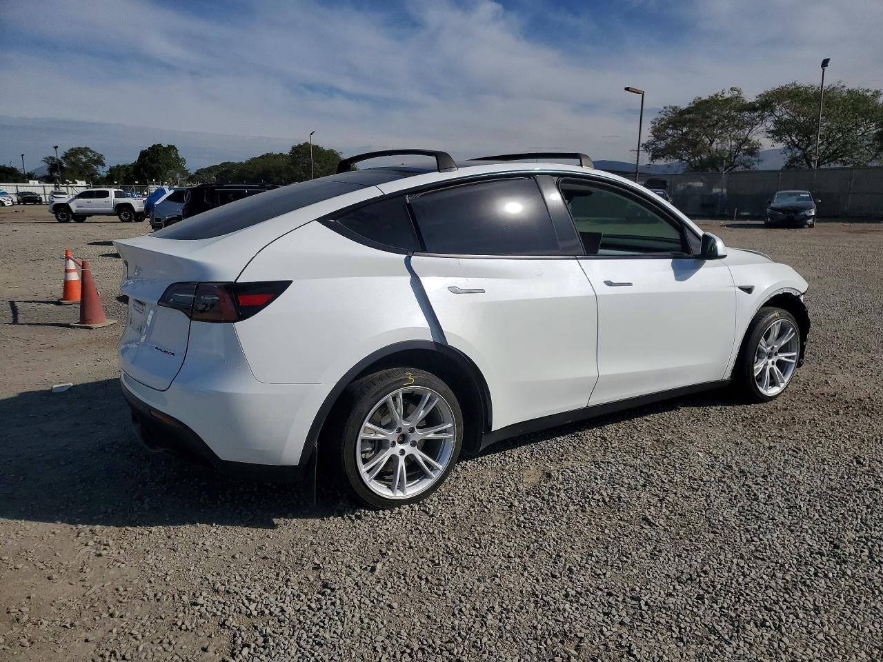 2024 Tesla Model Y - Image 3