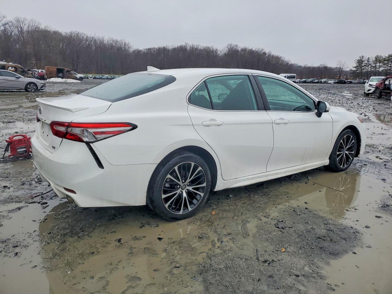2019 Toyota Camry L - Фото 3