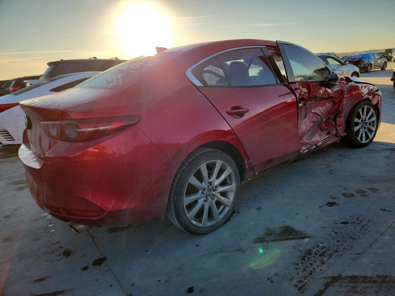 2020 Mazda 3 Premium - Фото 3