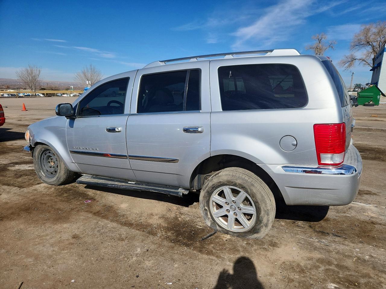 2008 Chrysler Aspen Limited - Фото 2