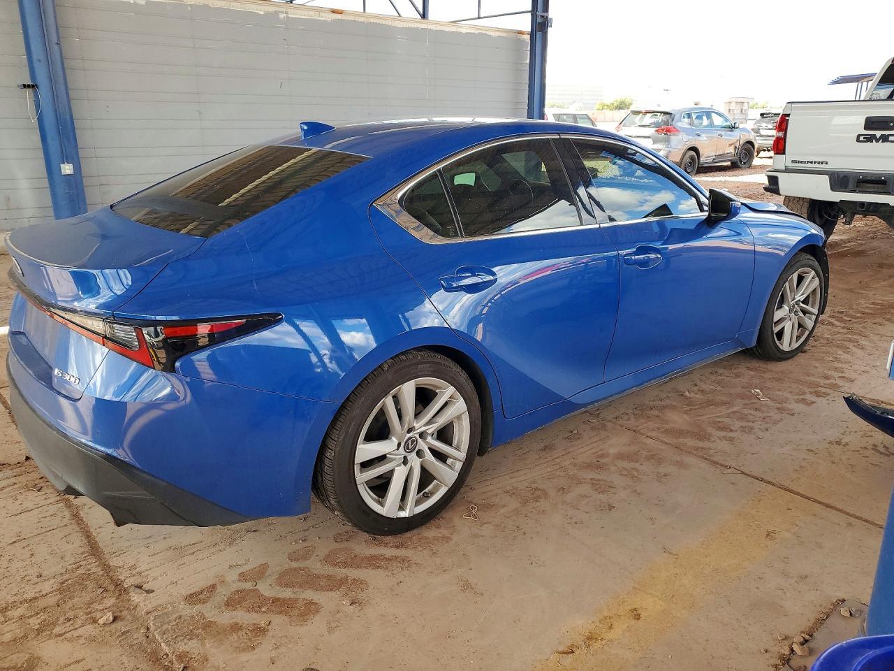 2021 Lexus Is 300 - Image 3