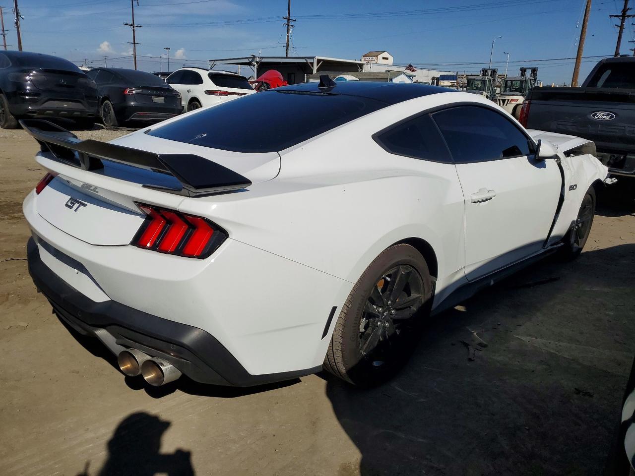 2024 Ford Mustang Gt - Image 3