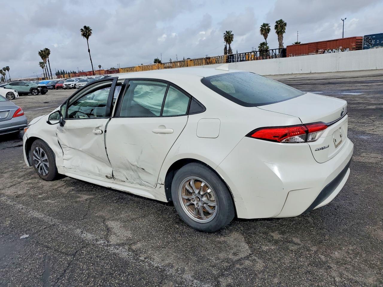 2021 Toyota Corolla Hybrid Le - Фото 2