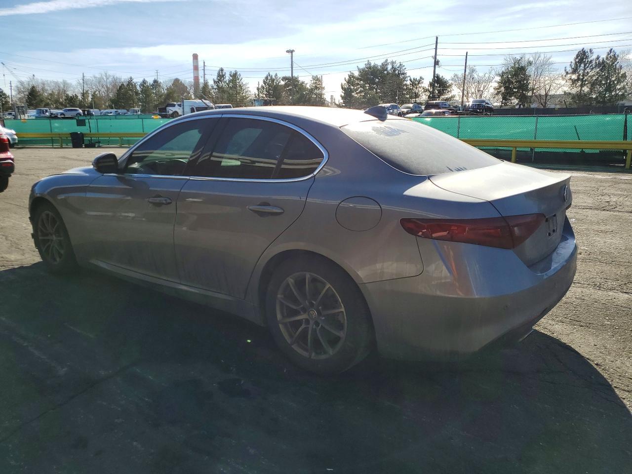 2019 Alfa Romeo Giulia - Фото 2