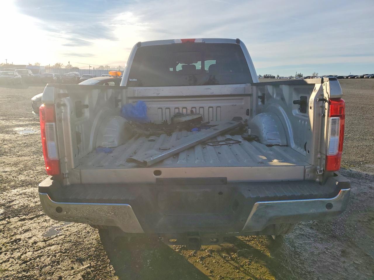 2018 Ford F350 Super Duty - Image 6