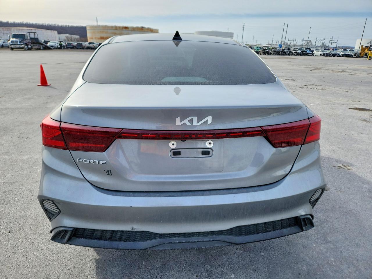 2022 Kia Forte Lxs - Image 6