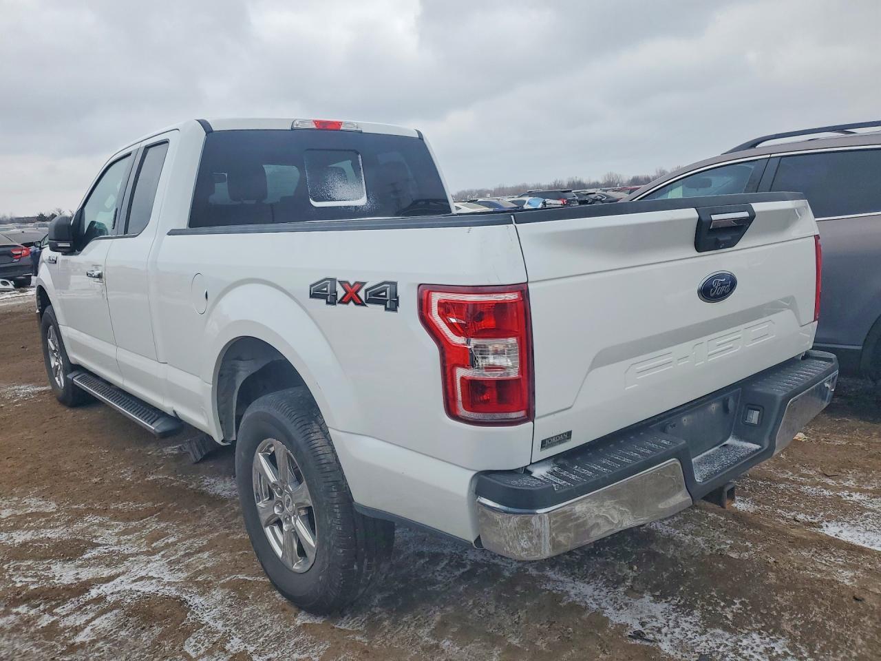 2018 Ford F150 Super Cab - Фото 2