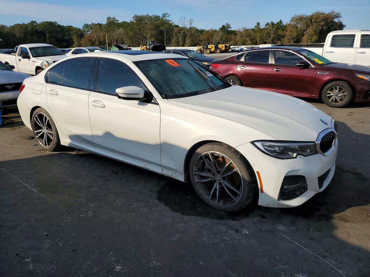2021 BMW 330I - Фото 4