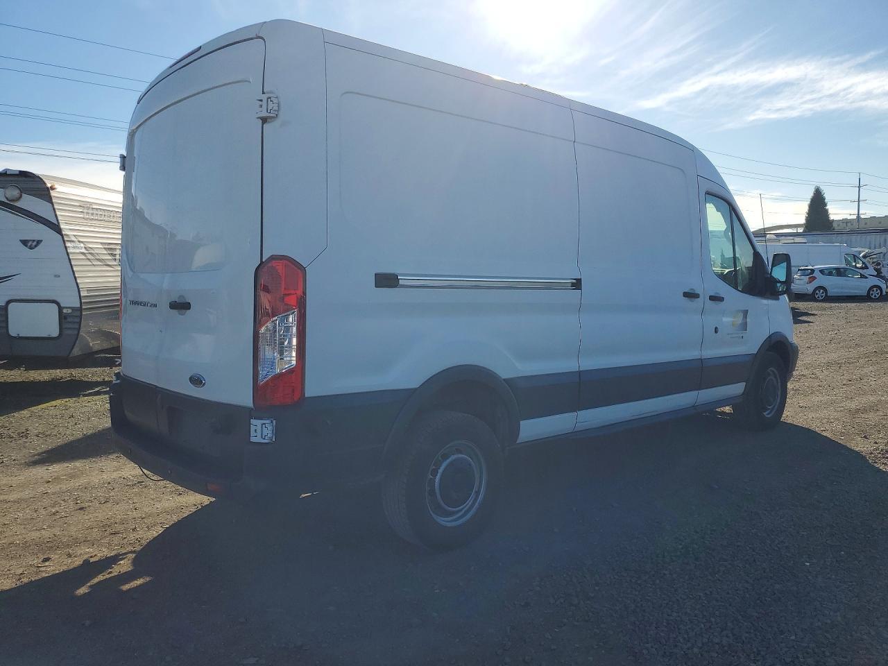 2017 Ford Transit 250 Delivery Van - Фото 3