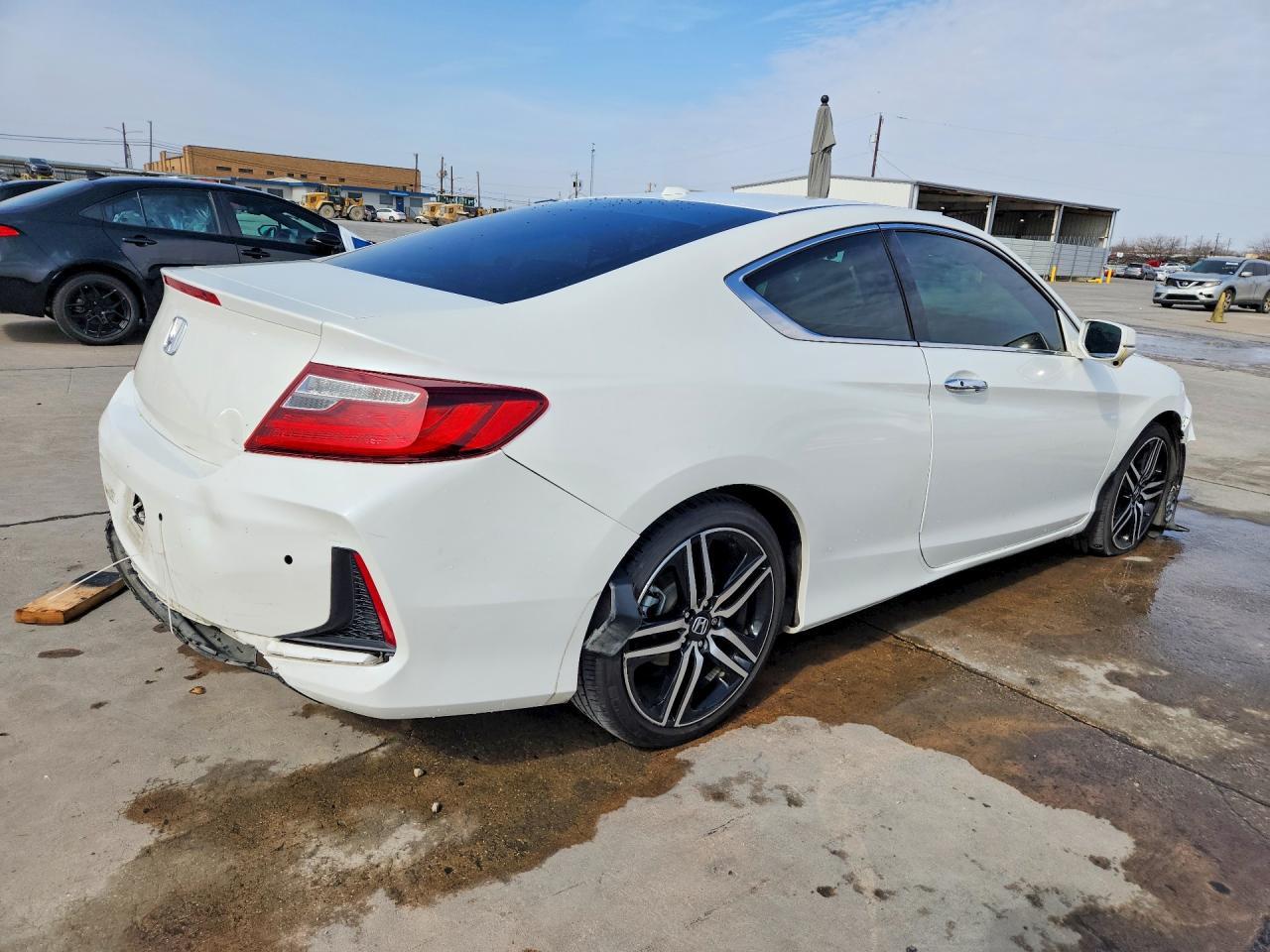 2017 Honda Accord Touring - Image 3
