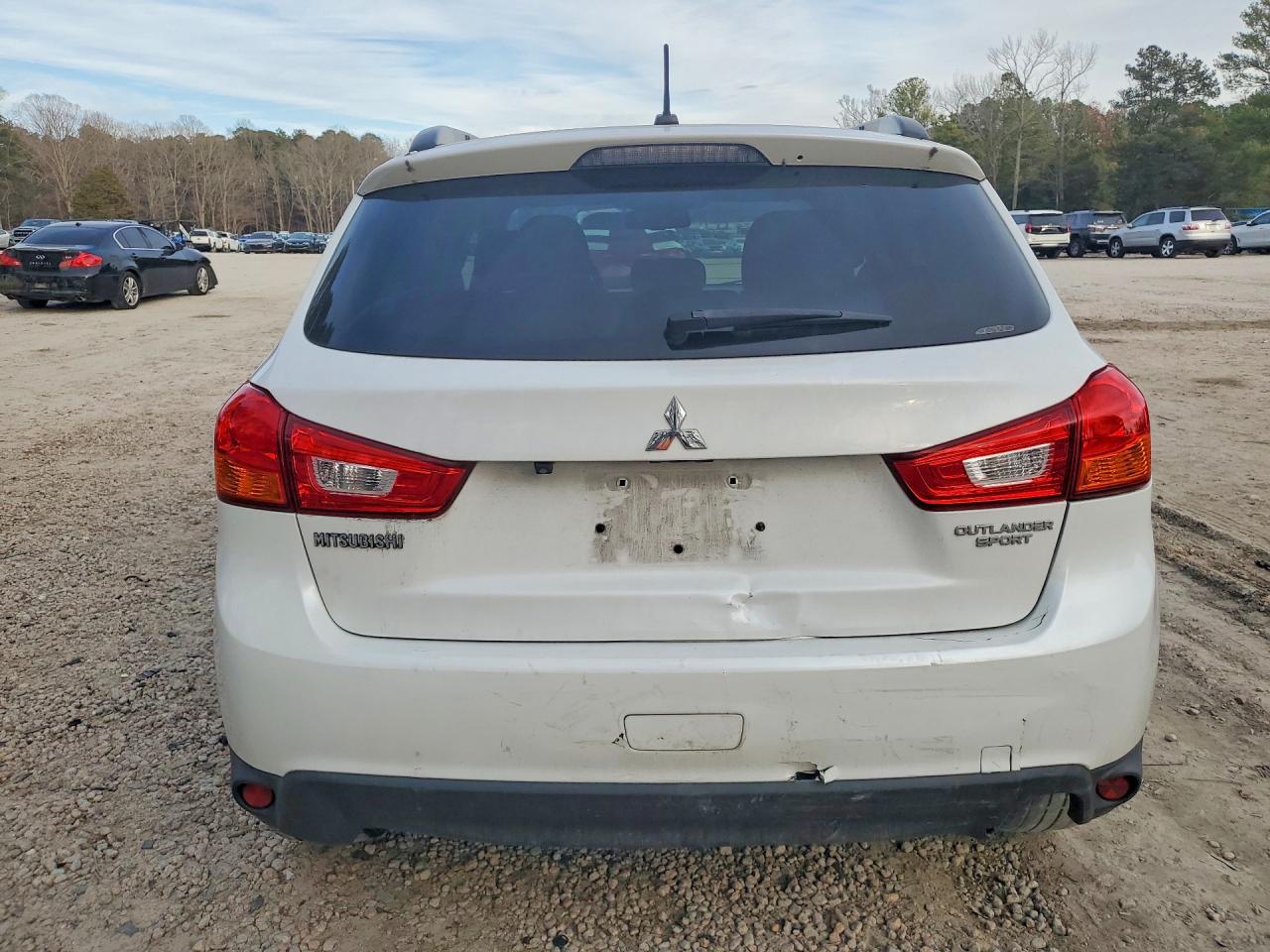 2014 Mitsubishi Outlander Sport Se - Image 6
