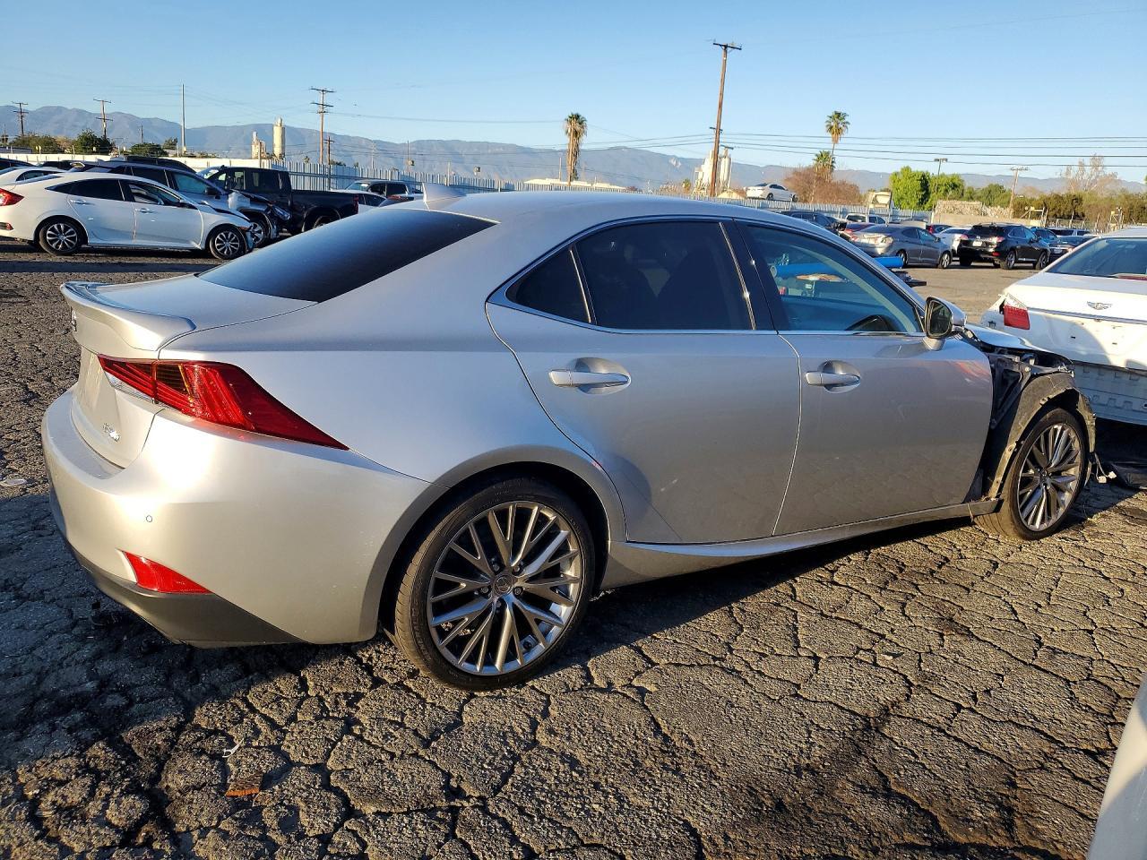 2018 Lexus Is 300 - Фото 3