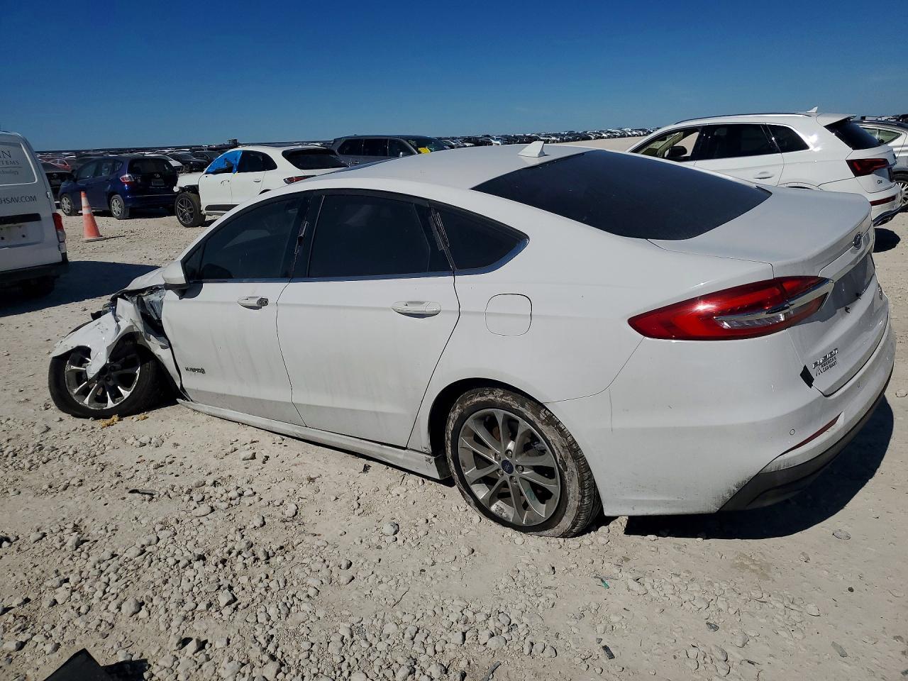 2019 Ford Fusion - Фото 2
