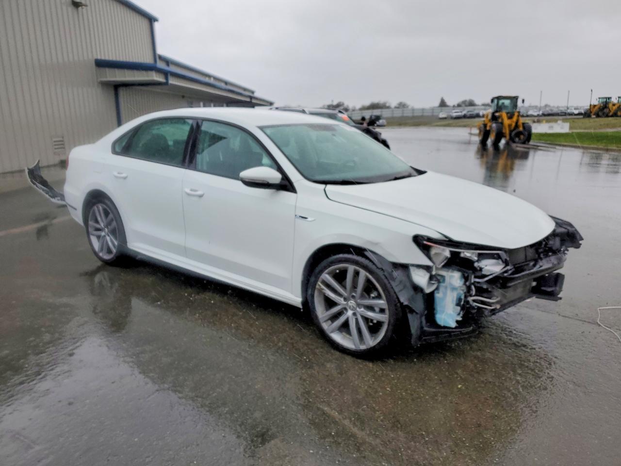 2018 Volkswagen Passat S - Image 4