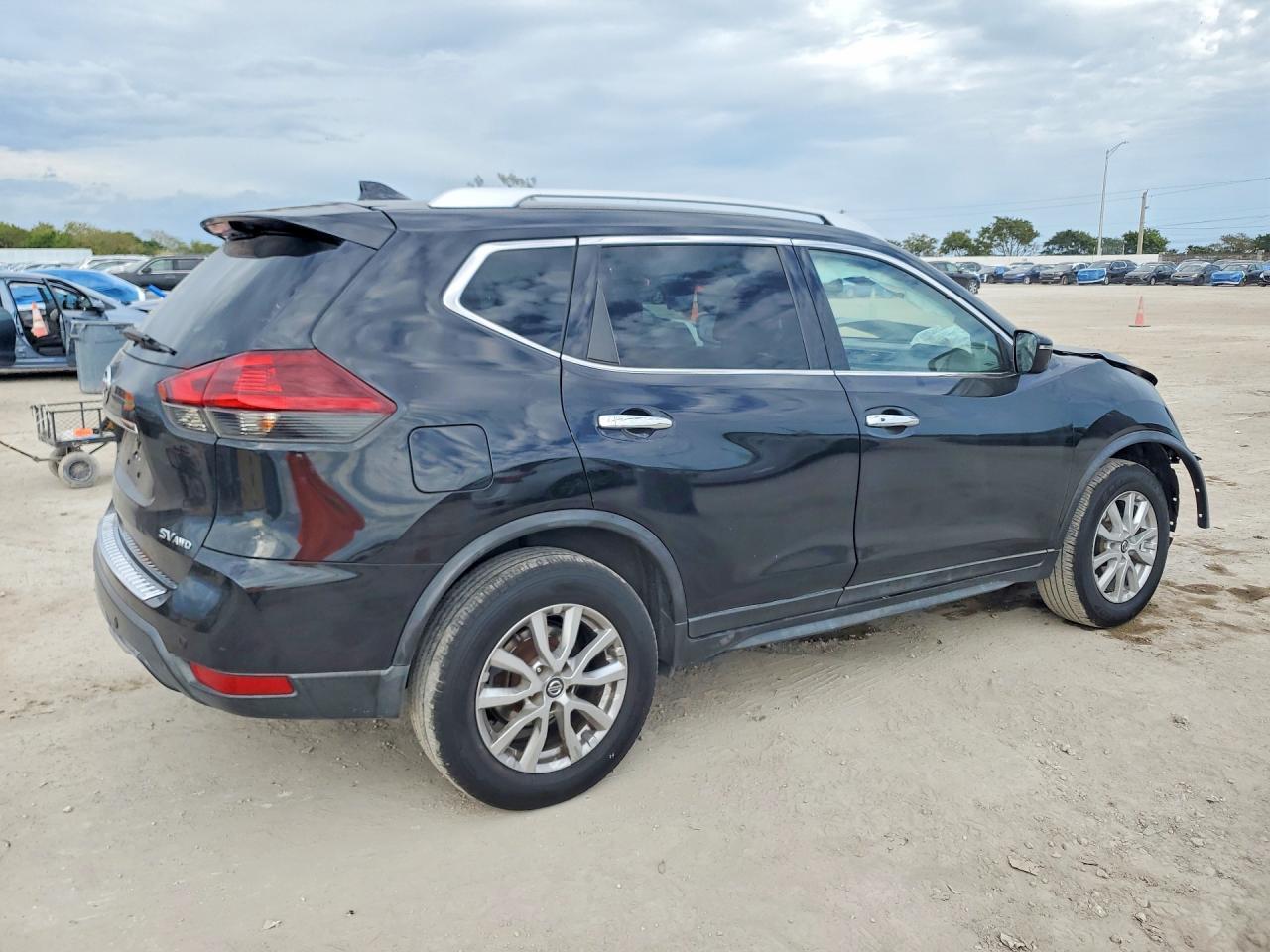 2020 Niss Rogue Sv - Фото 3