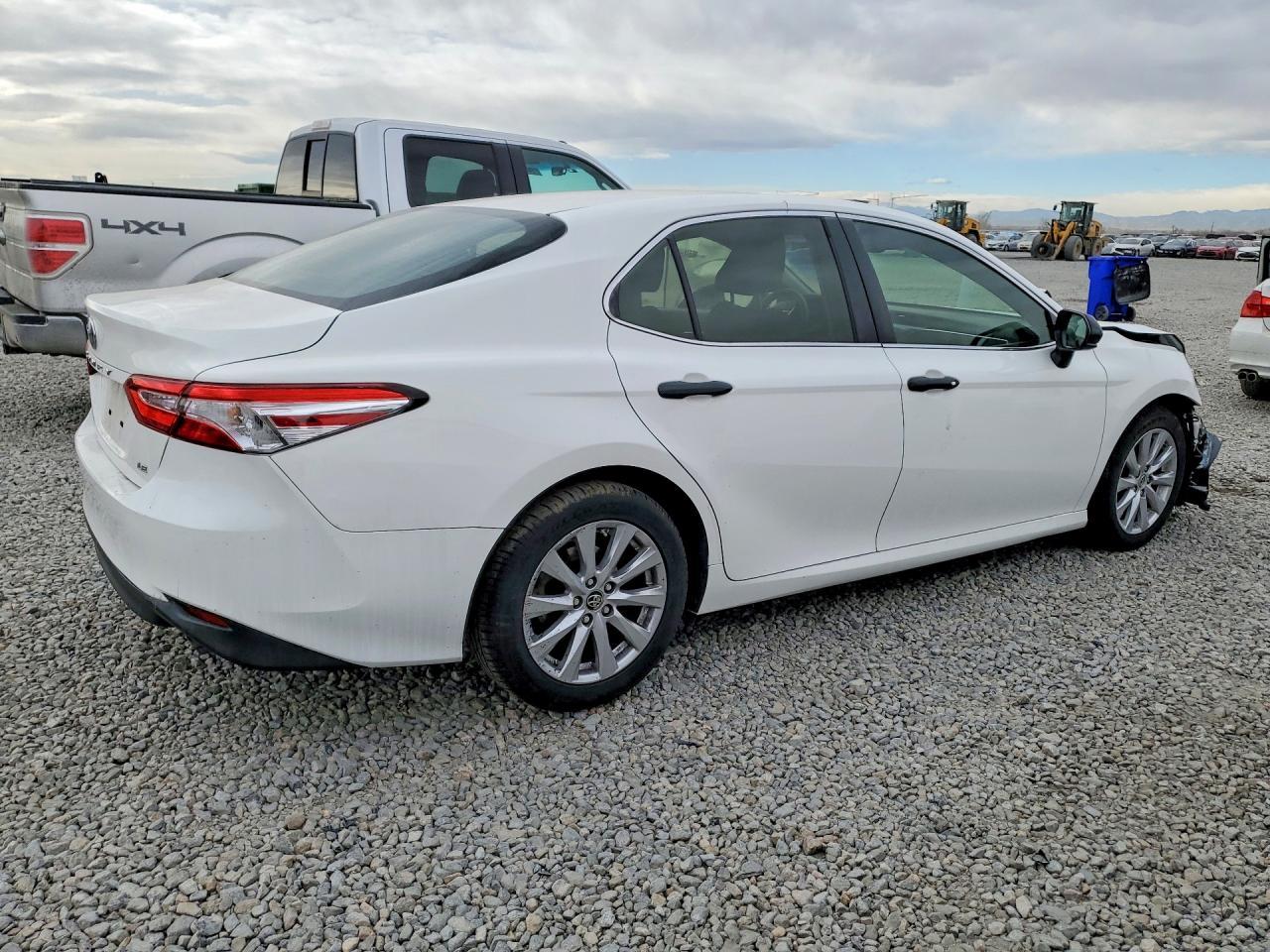 2018 Toyota Camry L - Image 3