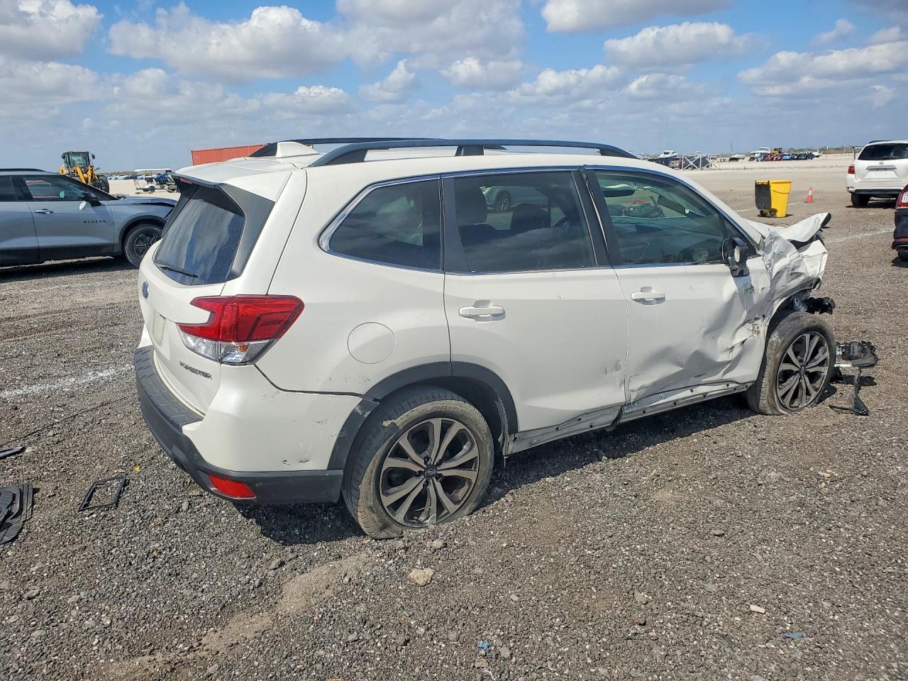 2020 Subaru Forester Limited - Фото 3