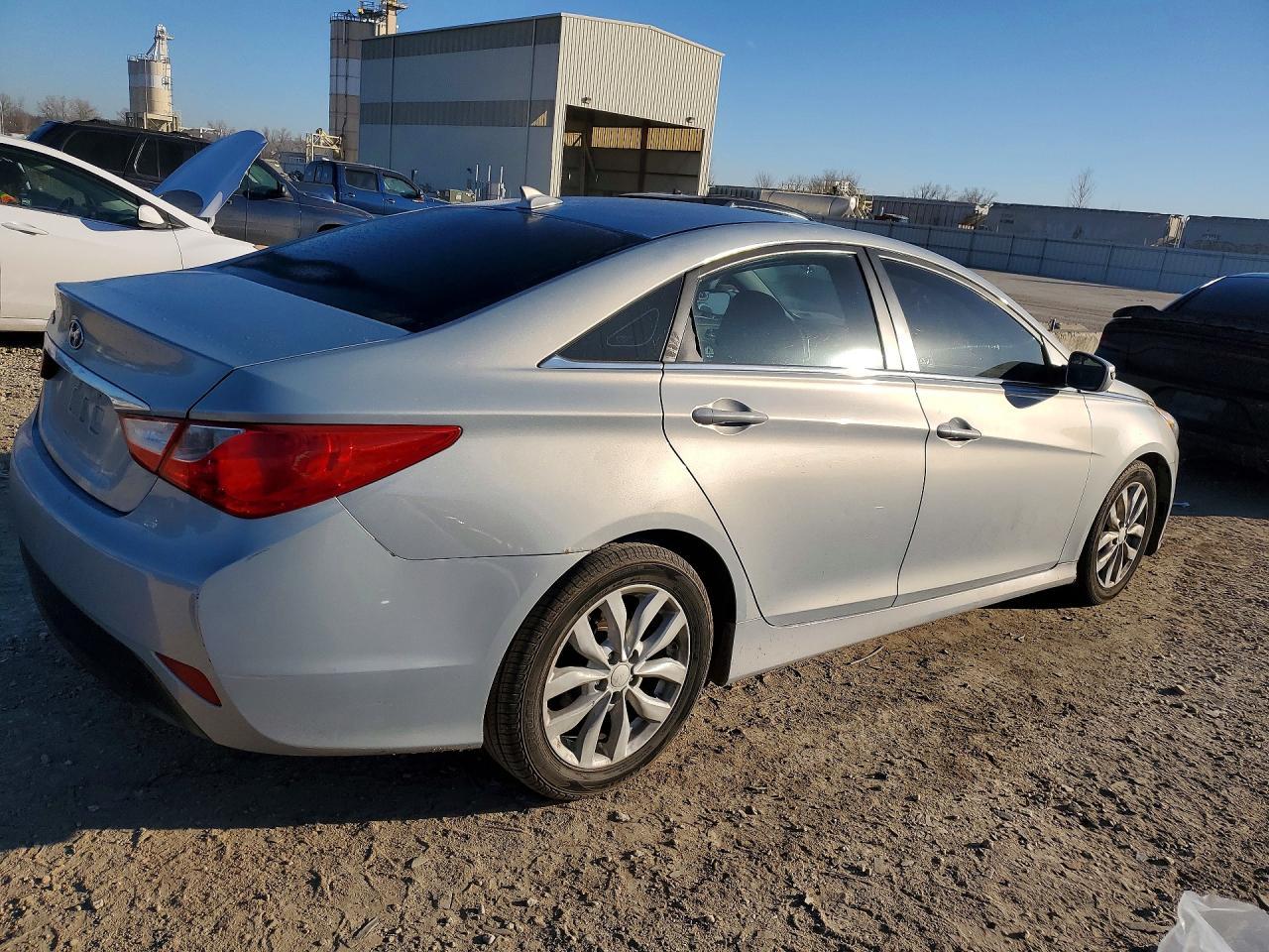 2014 Hyundai Sonata - Фото 3