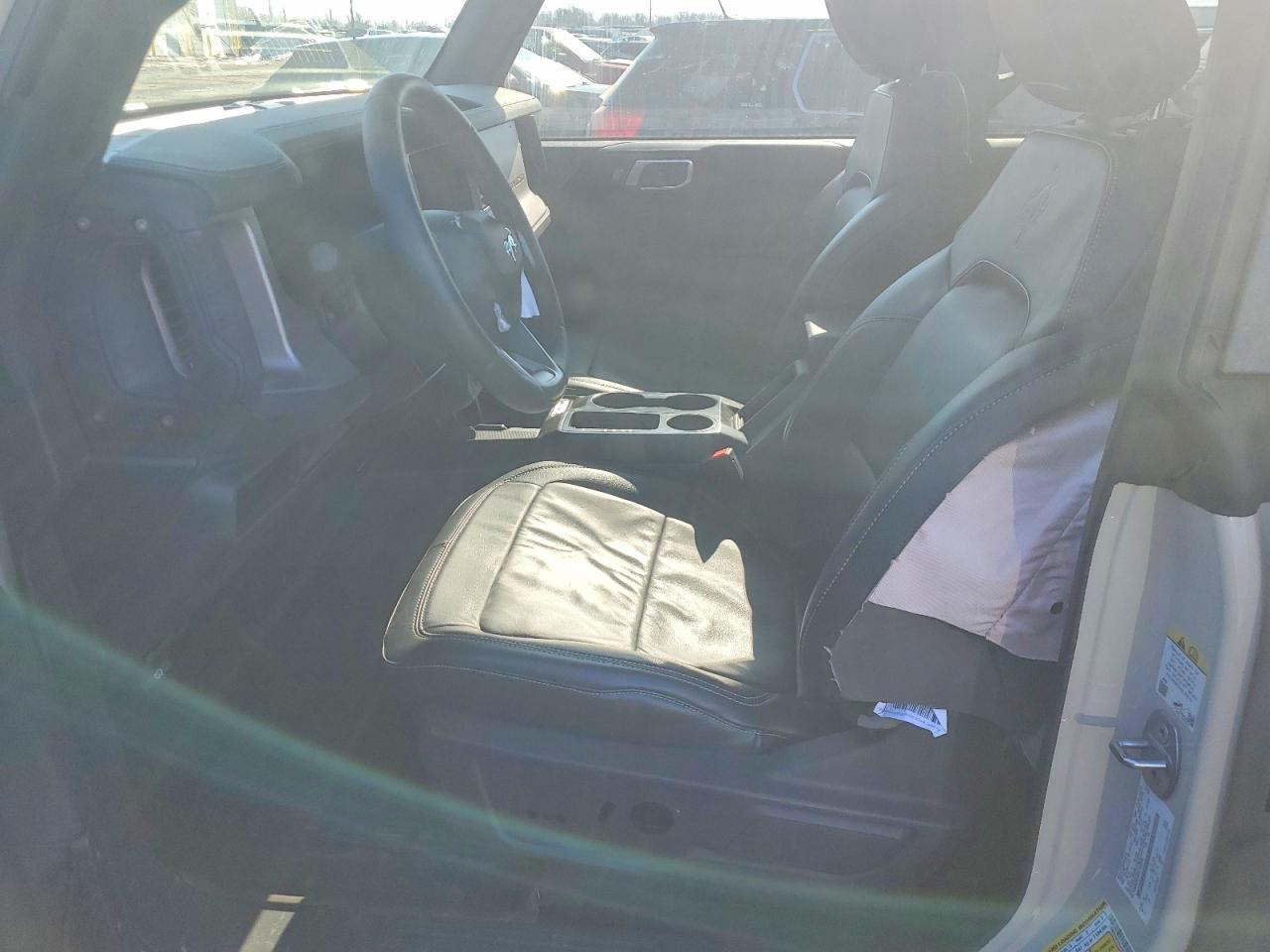 2025 Ford Bronco Outer Banks - Image 7