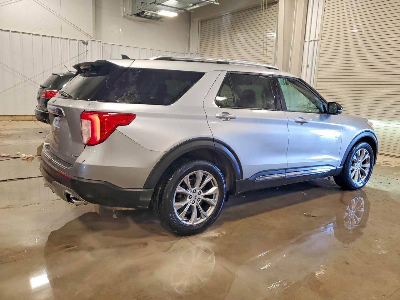 2021 Ford Explorer Limited - Image 3